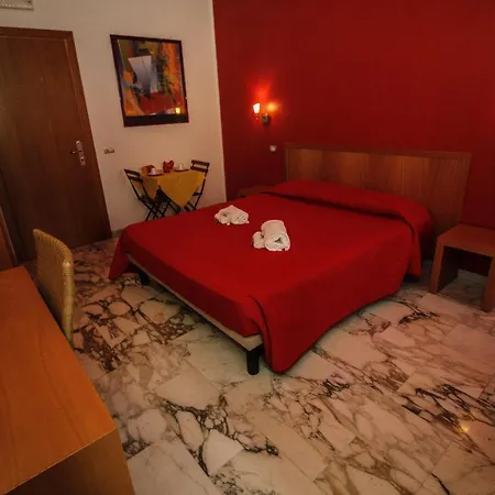 酒店 伊科罗利酒店 3*